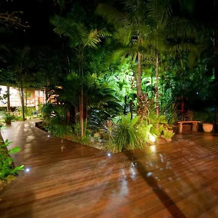 Dougies Backpackers Resort-2